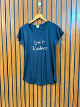 Chest 18 Length 26 Women's Signature T-Shirt