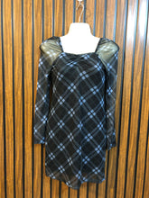 chest 17 lenght 29 fabric net Fashion Forward Mini Dresses