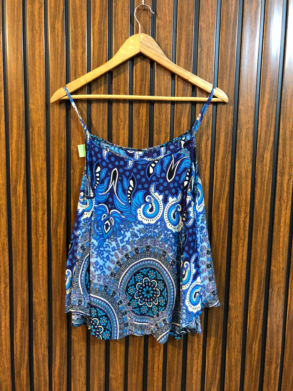 Chest 19  Lenght 24  Fabric linen Urban Style Sleeveless Top