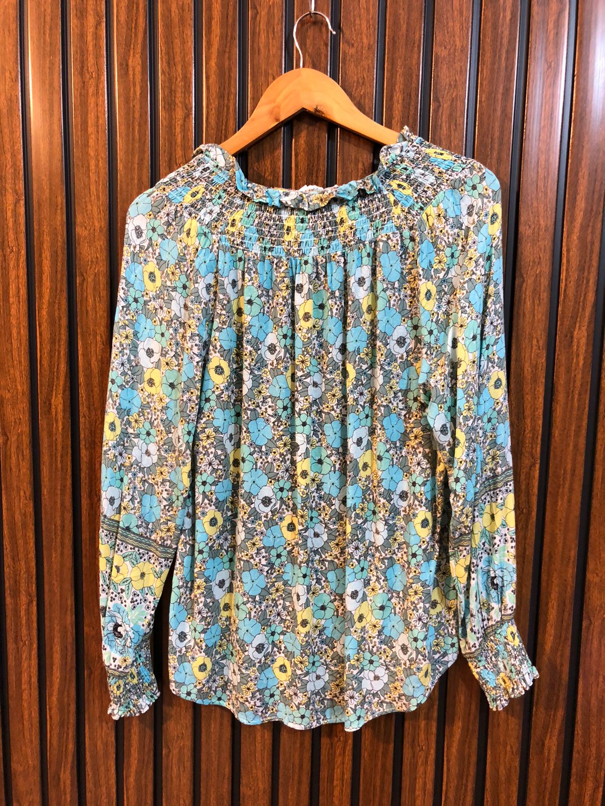 Chest 20  Length 26  Fabric Linen Full Sleeve Top for Women Western Brand