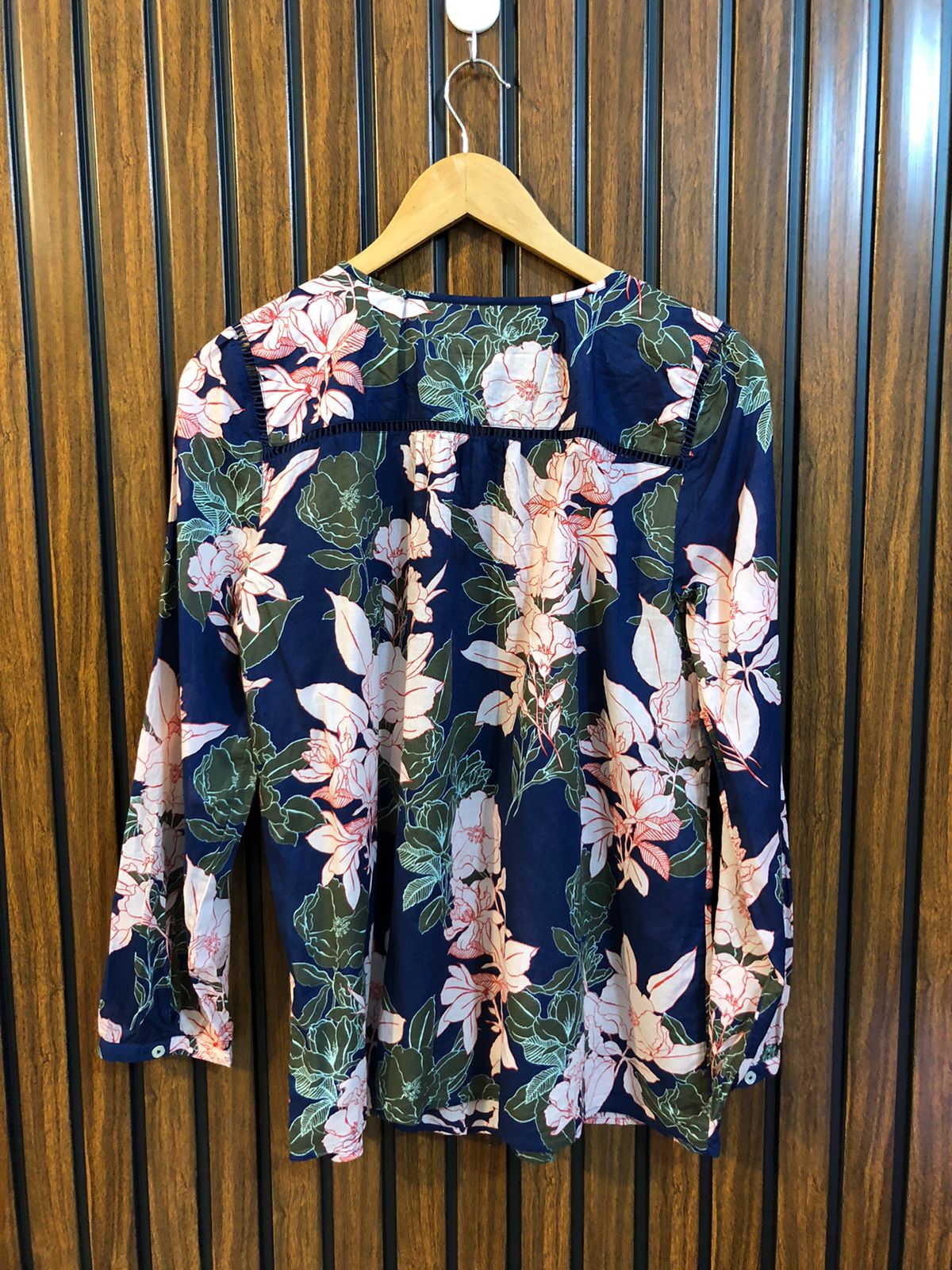 Chest 19  Lenght 25  Fabric Cotton Ladies Western Casual Top
