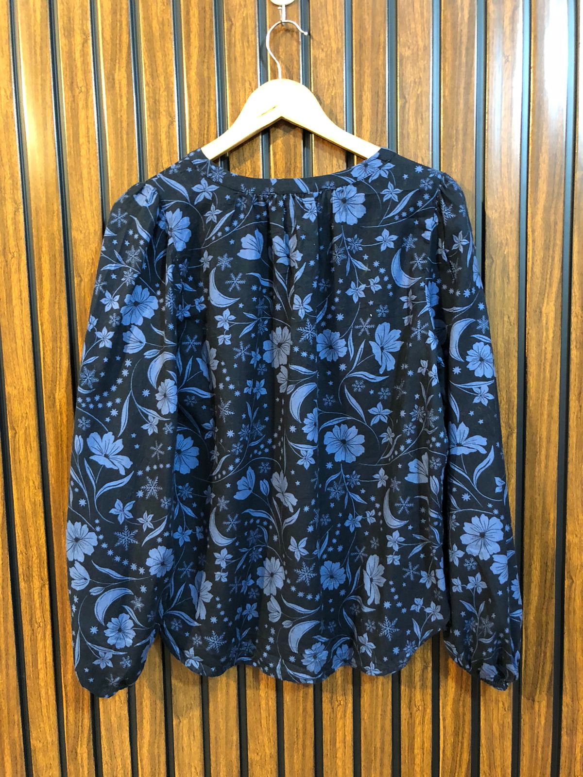Chest 20  Length 23 to 25  Fabric linen Imported Quality Women Full Sleeve Top