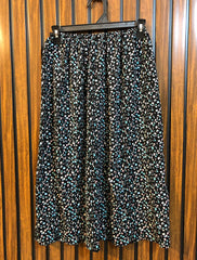 Waist 28 to 30  Length 37  Fabric silk Chic & Modern Women’s Skirts