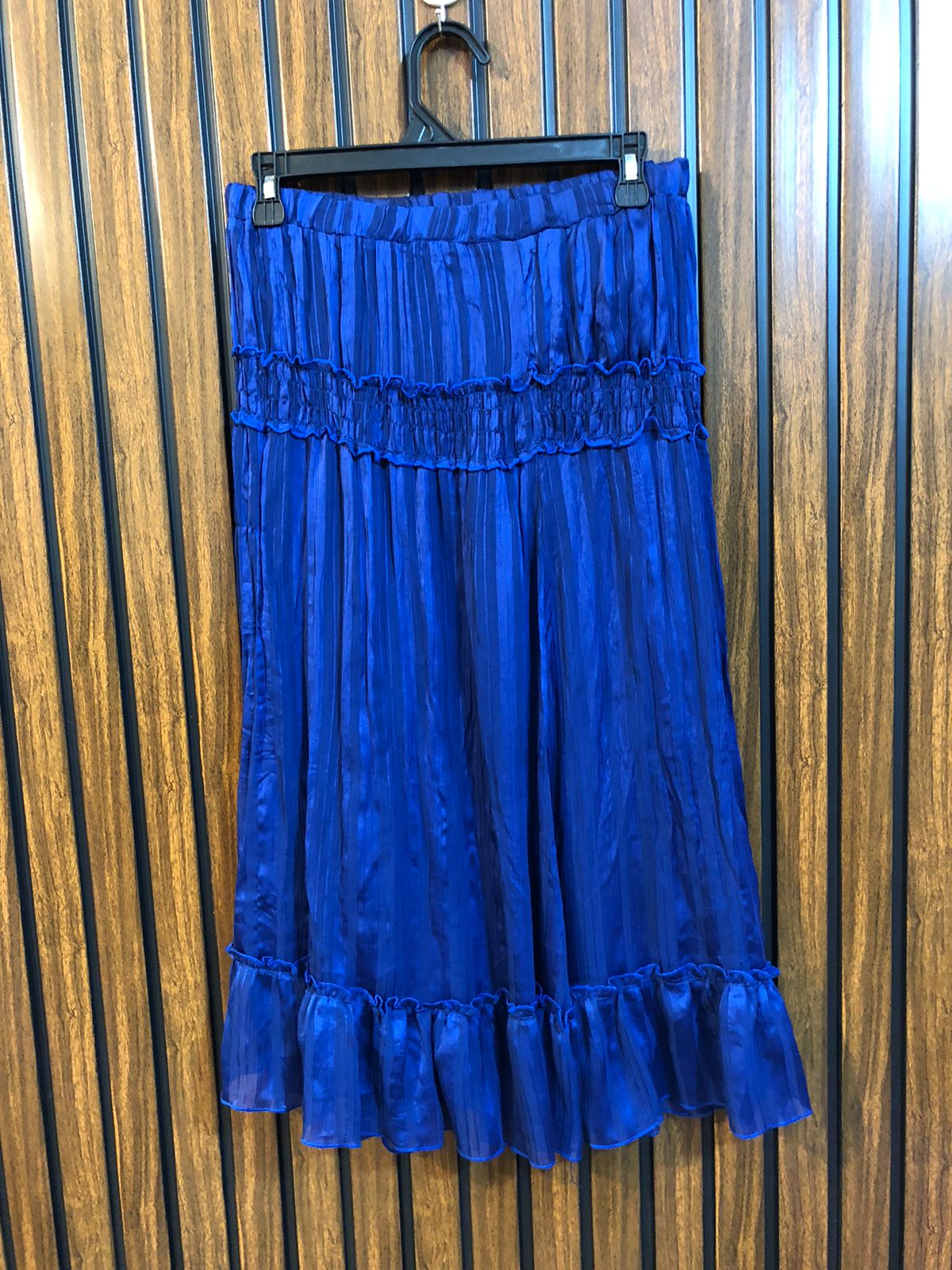 Waist 32  Length 29   Fabric Silk Affordable Branded Women’s Skirts