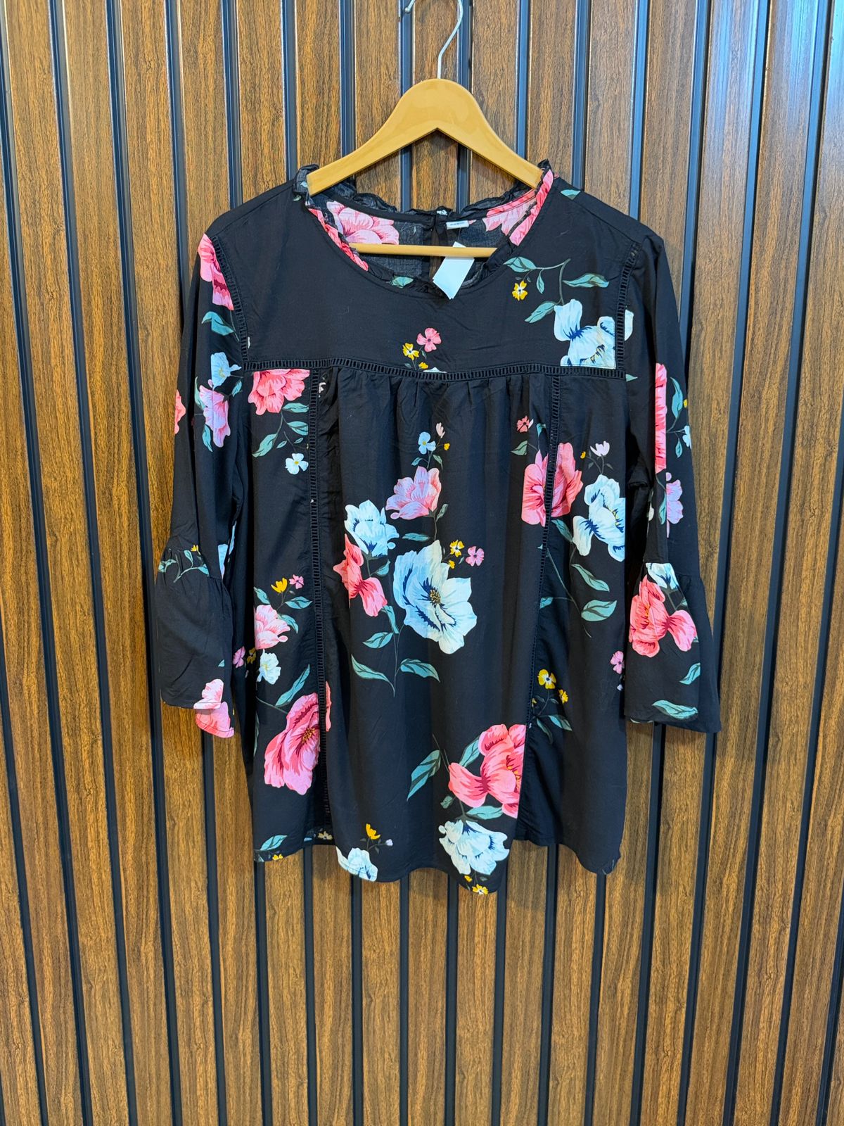 Chest 21  Length 26  Fabric Linen Affordable Women’s Full Sleeve Tops