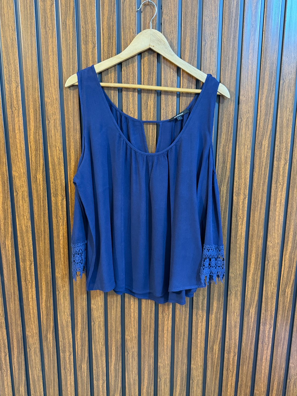 Chest 23  Length 24  Fabric Cotton New Arrival Tops