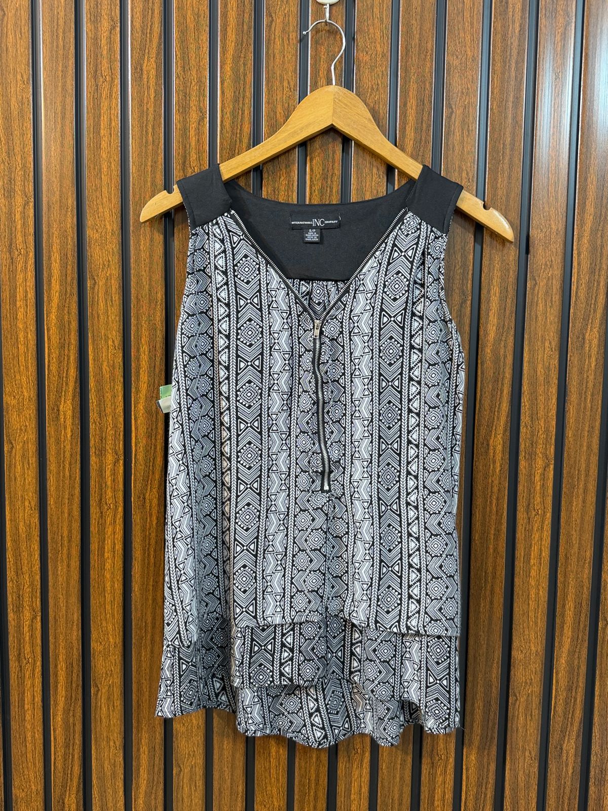 Chest 17  Lenght 23 to 25  Fabric linen New Arrival Sleeveless Tops for Women