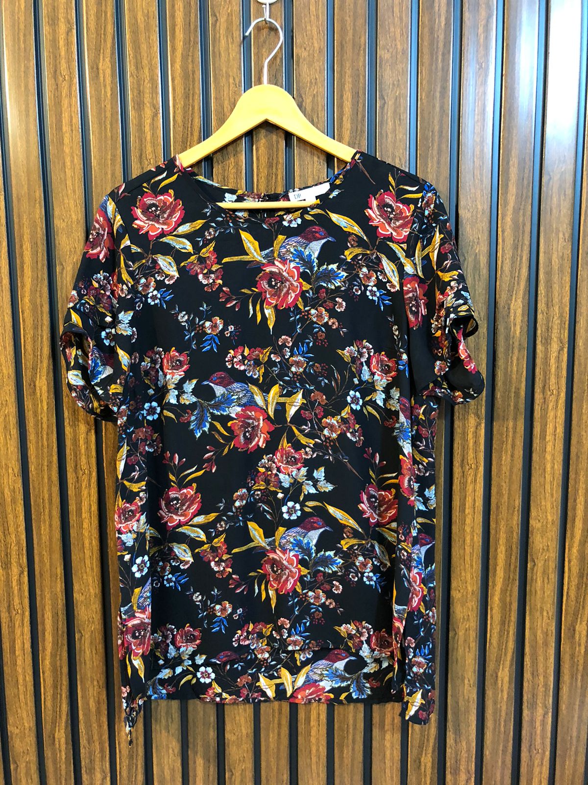 Chest 21  Lenght 27 to 28  Fabric chiffon Stylish Western Half Sleeve Tops for Women