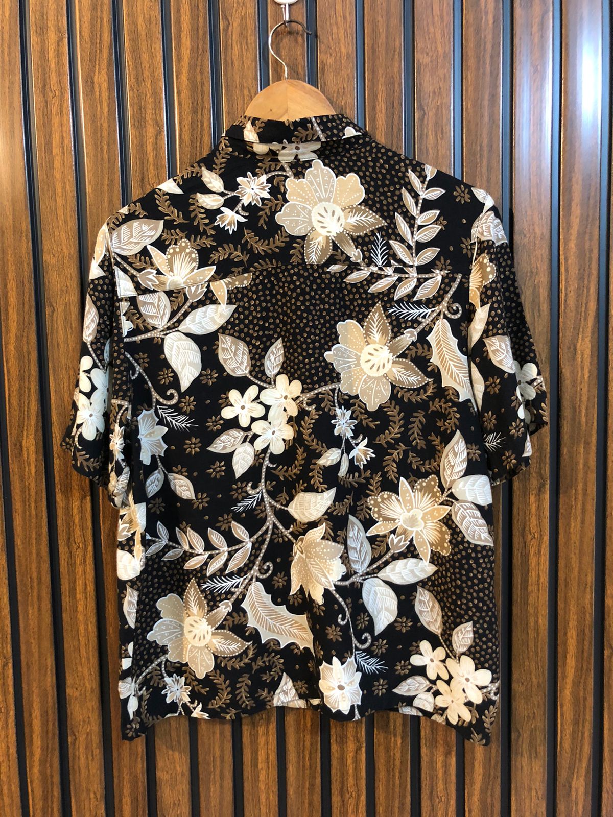 Chest 20  Lenght 24  Fabric linen Fashionable Women’s Half Sleeve