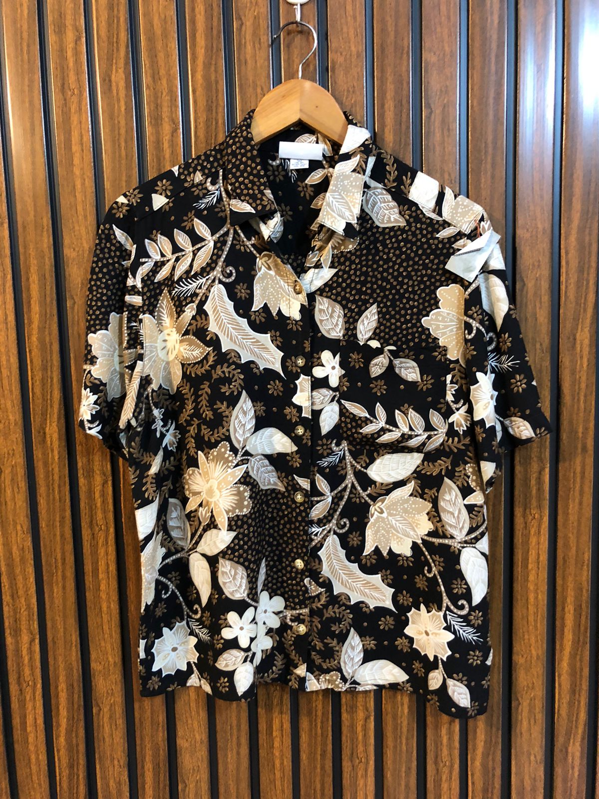 Chest 20  Lenght 24  Fabric linen Fashionable Women’s Half Sleeve