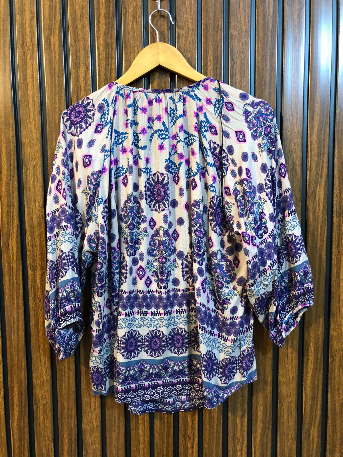 Chest 21  Length 23 To 24  Fabric Linen Simple & Elegant Women’s Shirt