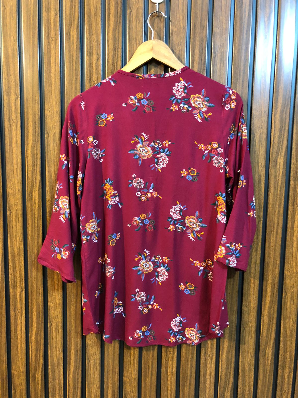 Chest 17  Length 27 To 28  Fabric Linen Stylish Office Wear Women’s Top