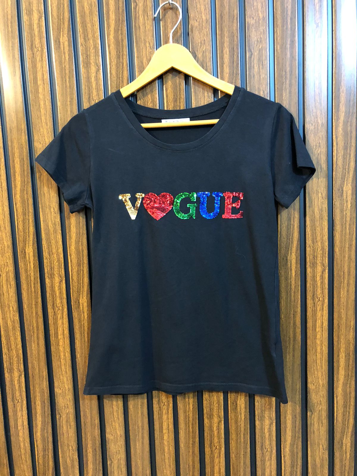 Chest 17  Length 22 Women’s Casual Fashion Tee