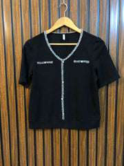 Chest 19  Length 20 Women’s Minimal Style T-Shirt