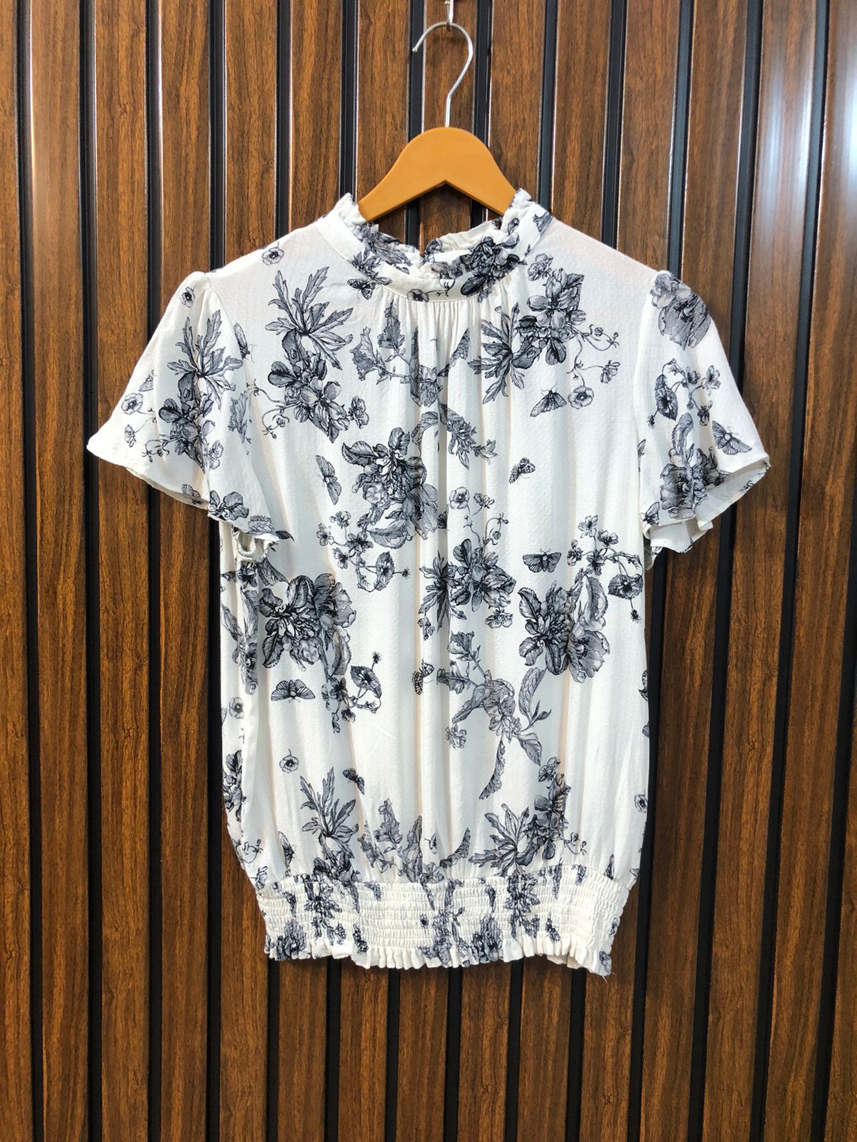 Chest 19  Lenght 22  fabric linen Elegant Western Wear Half Sleeve Top