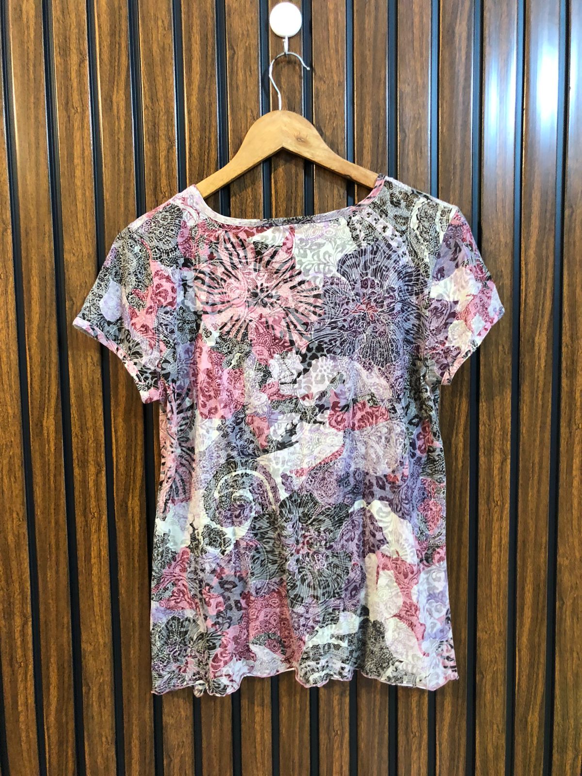 Chest 20.5  Lenght 24 Fashionable Women’s t shirt