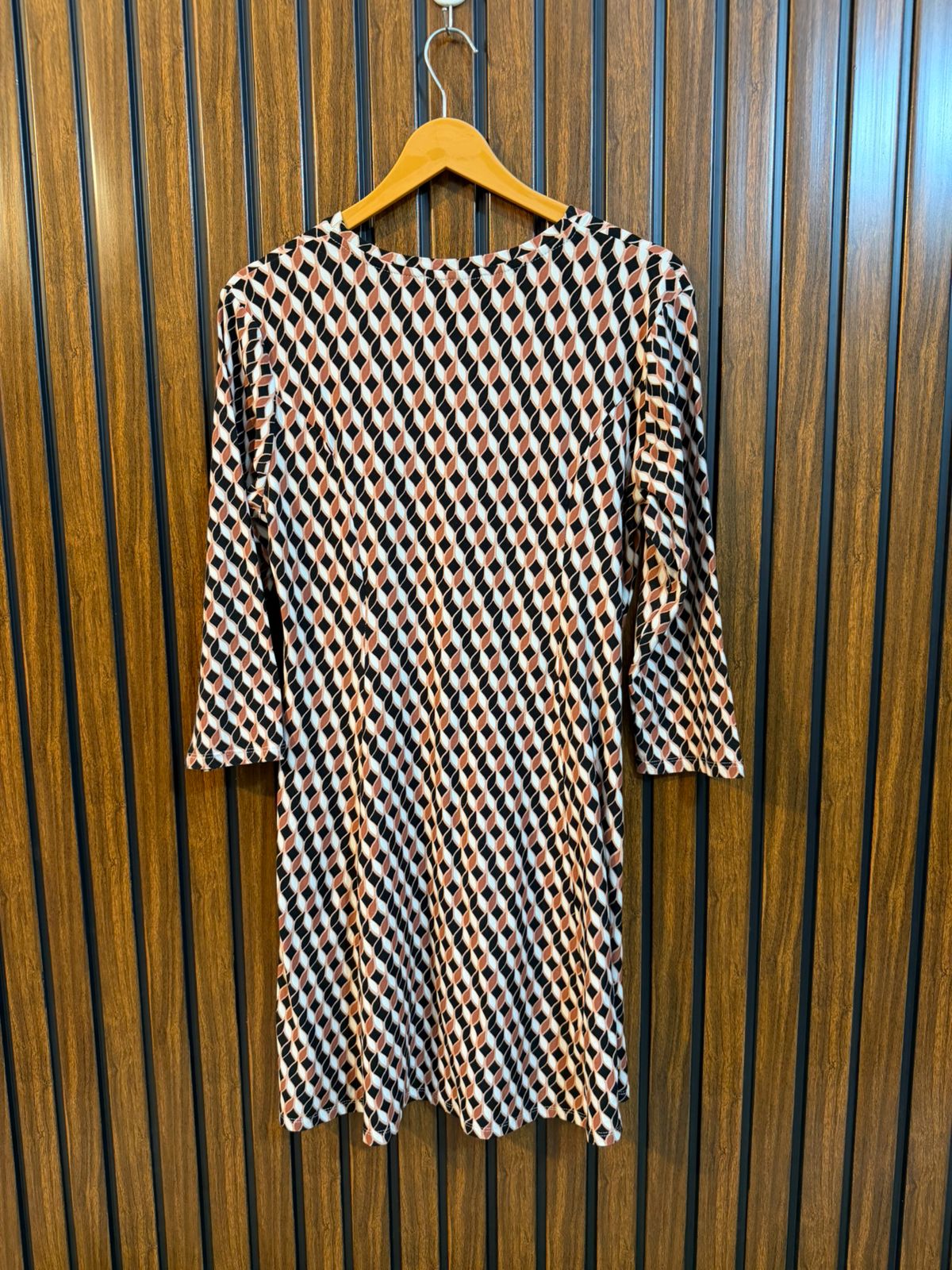 Chest 20  Length 32  Fabric Jersey Branded Women’s Long Sleeve Tops