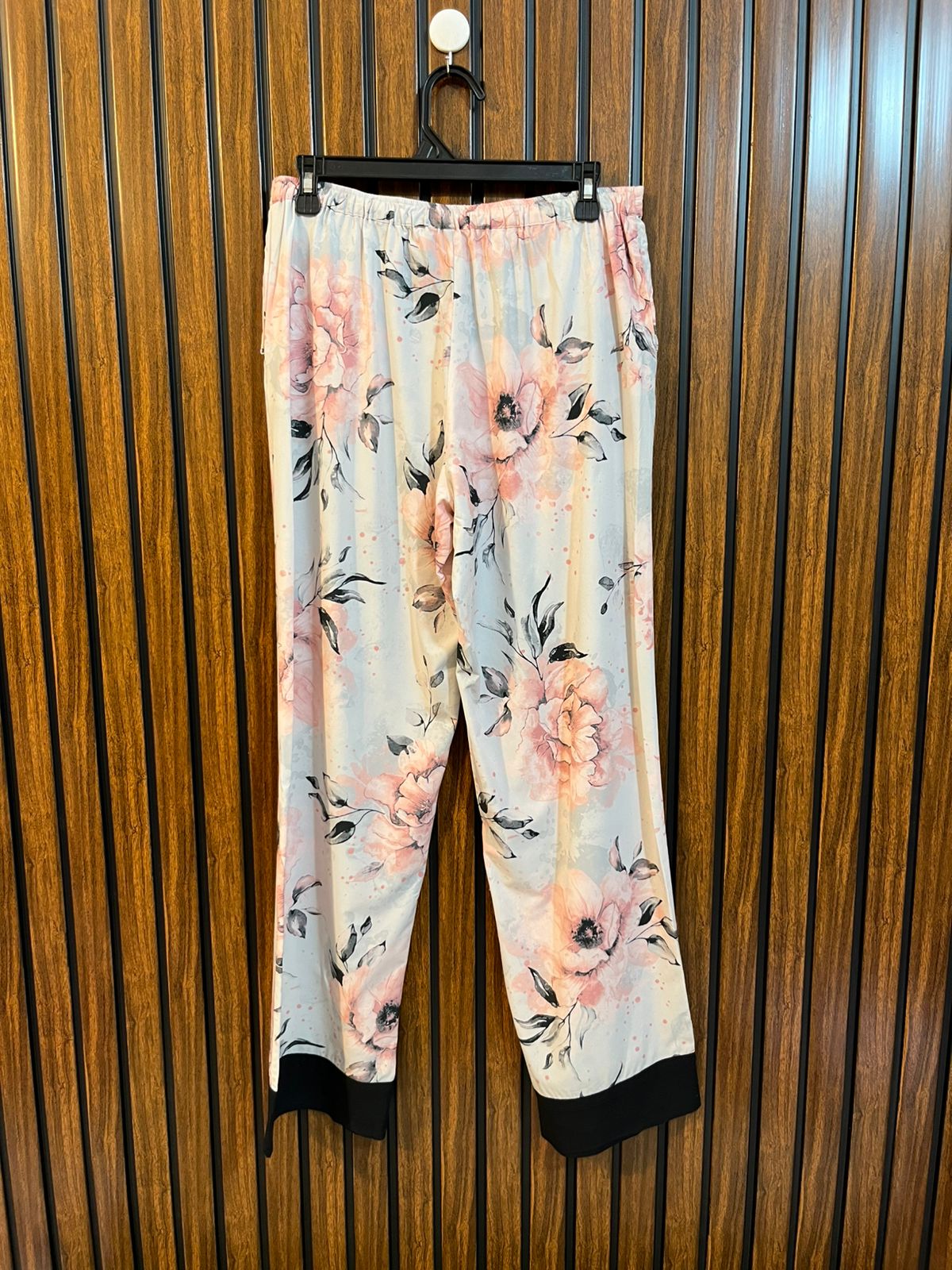 Waist 32  Length 39  Fabric Silk Branded Women’s Pants Collection