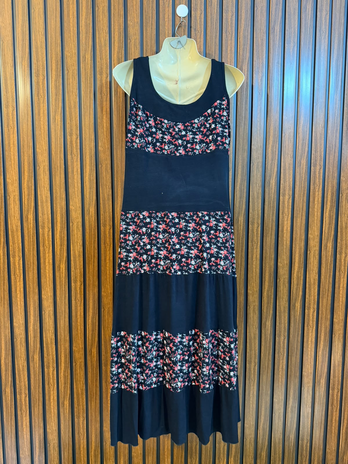 Chest 22  Length 45  Fabric Jersey Ladies Fashion Maxi