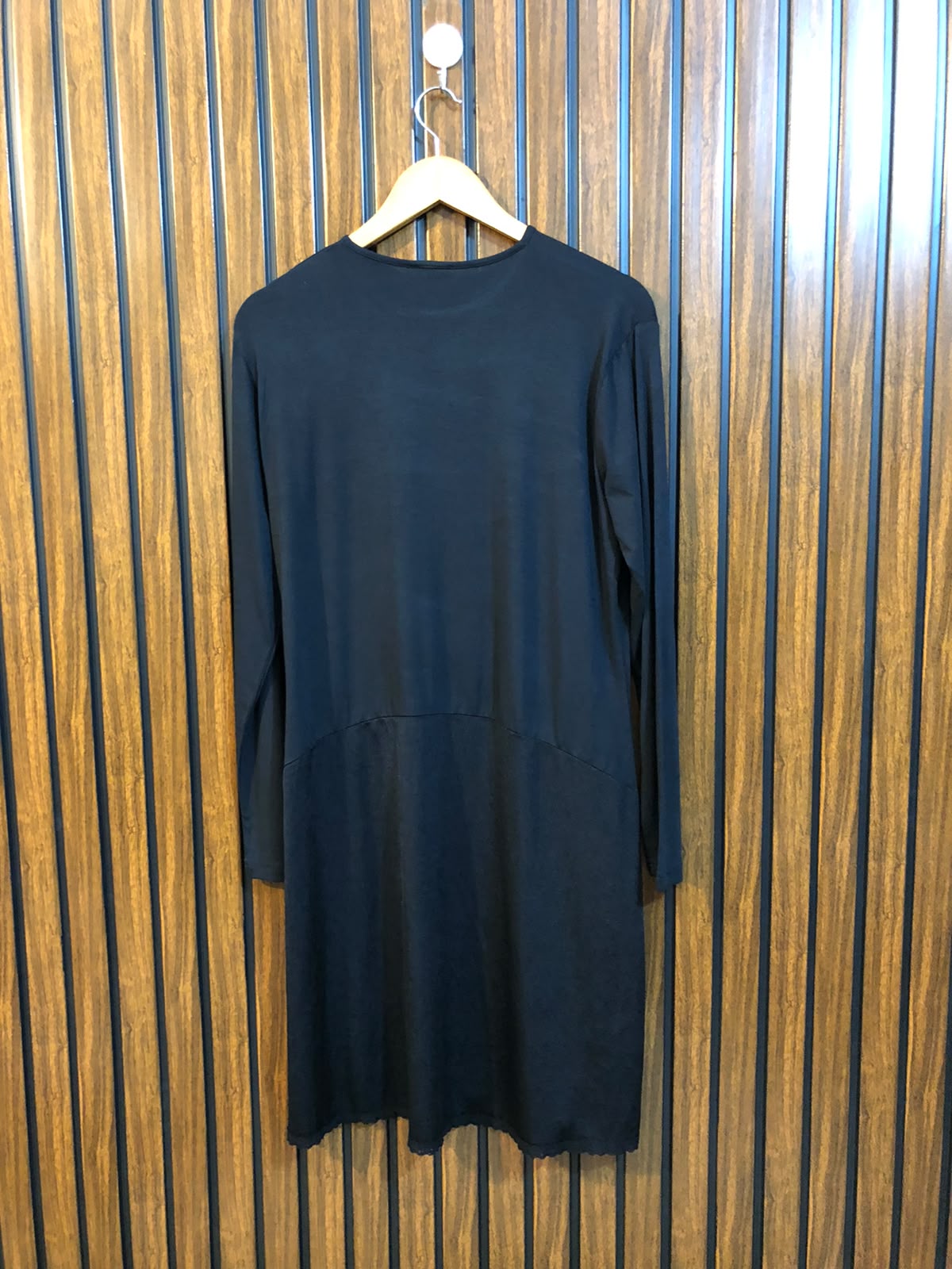Chest 21  Length 37  Fabric Silk Jersey Women's Fashion Long Top
