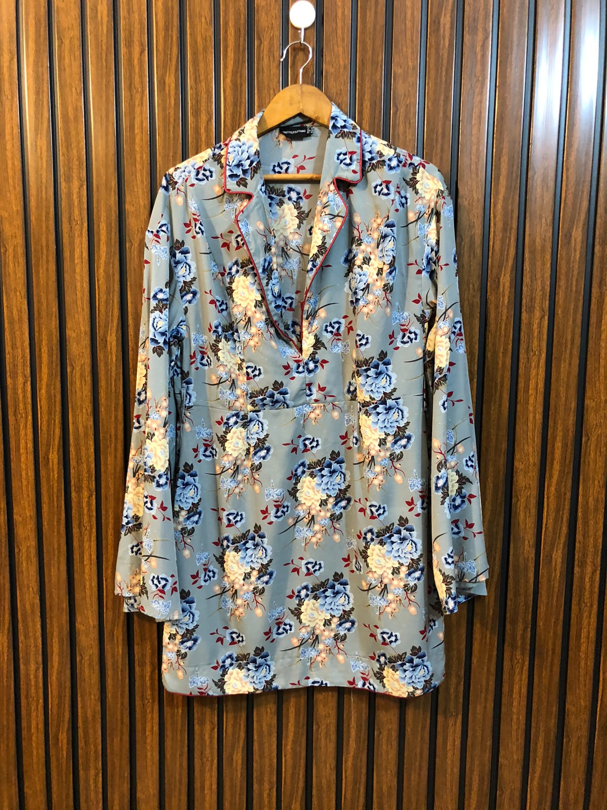 Chest 19  Length 33  Fabric Silk Women's Casual Long Top