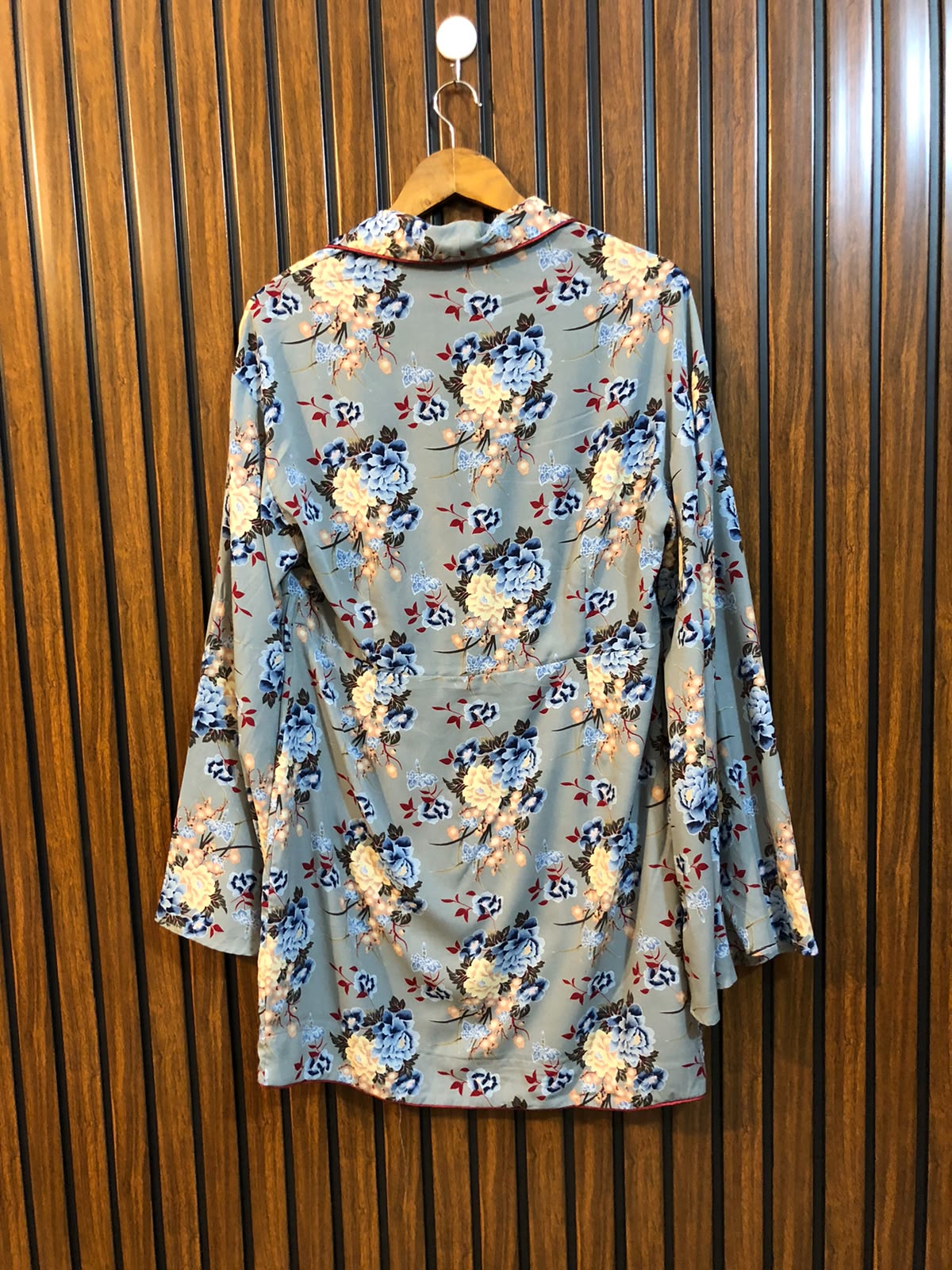 Chest 19  Length 33  Fabric Silk Women's Casual Long Top