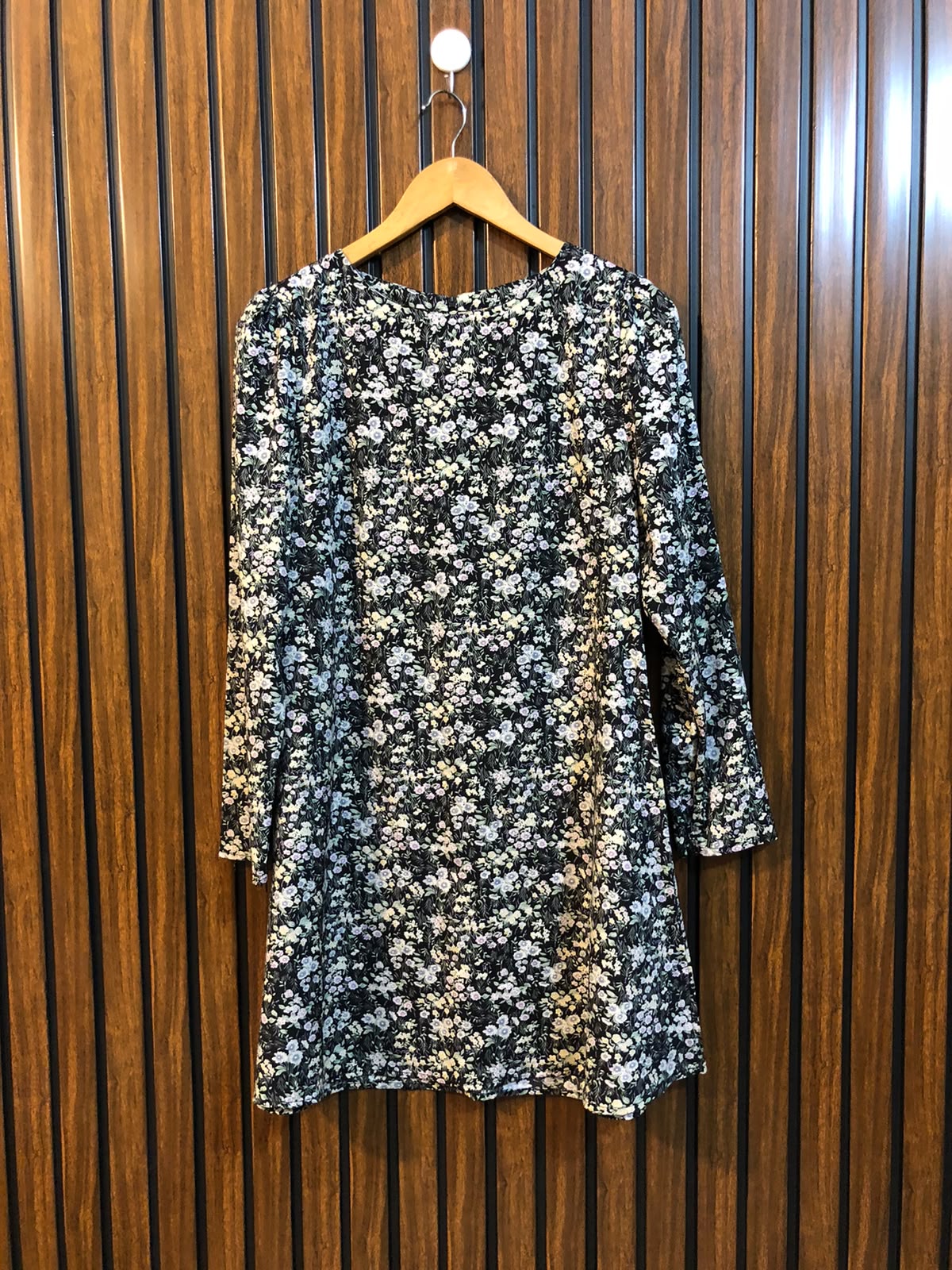 Chest 17  Length 32  Fabric Silk Elegant Women's Long Top