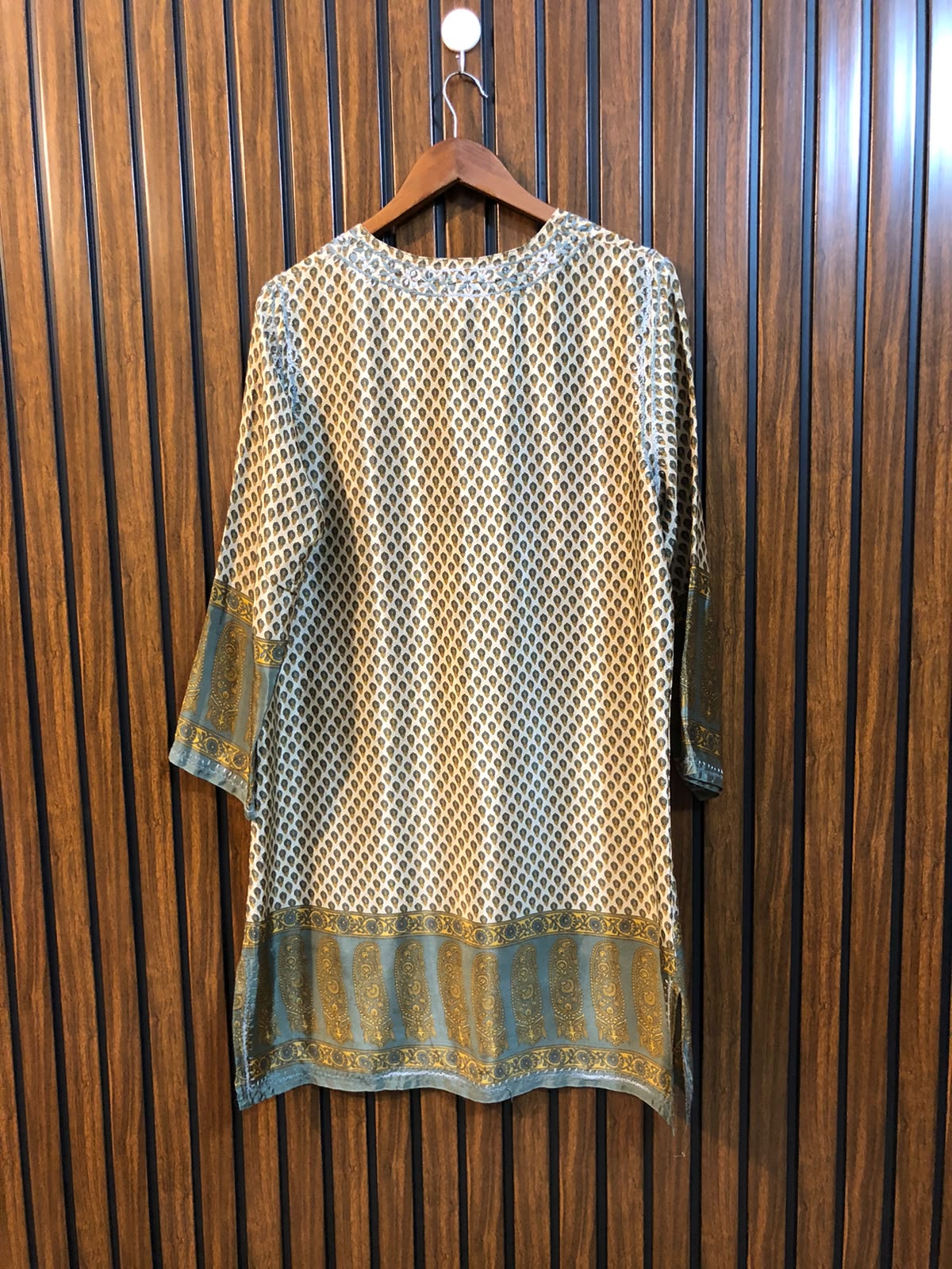 Chest 19  Length 35  Fabric Silk Women's Long Top Online