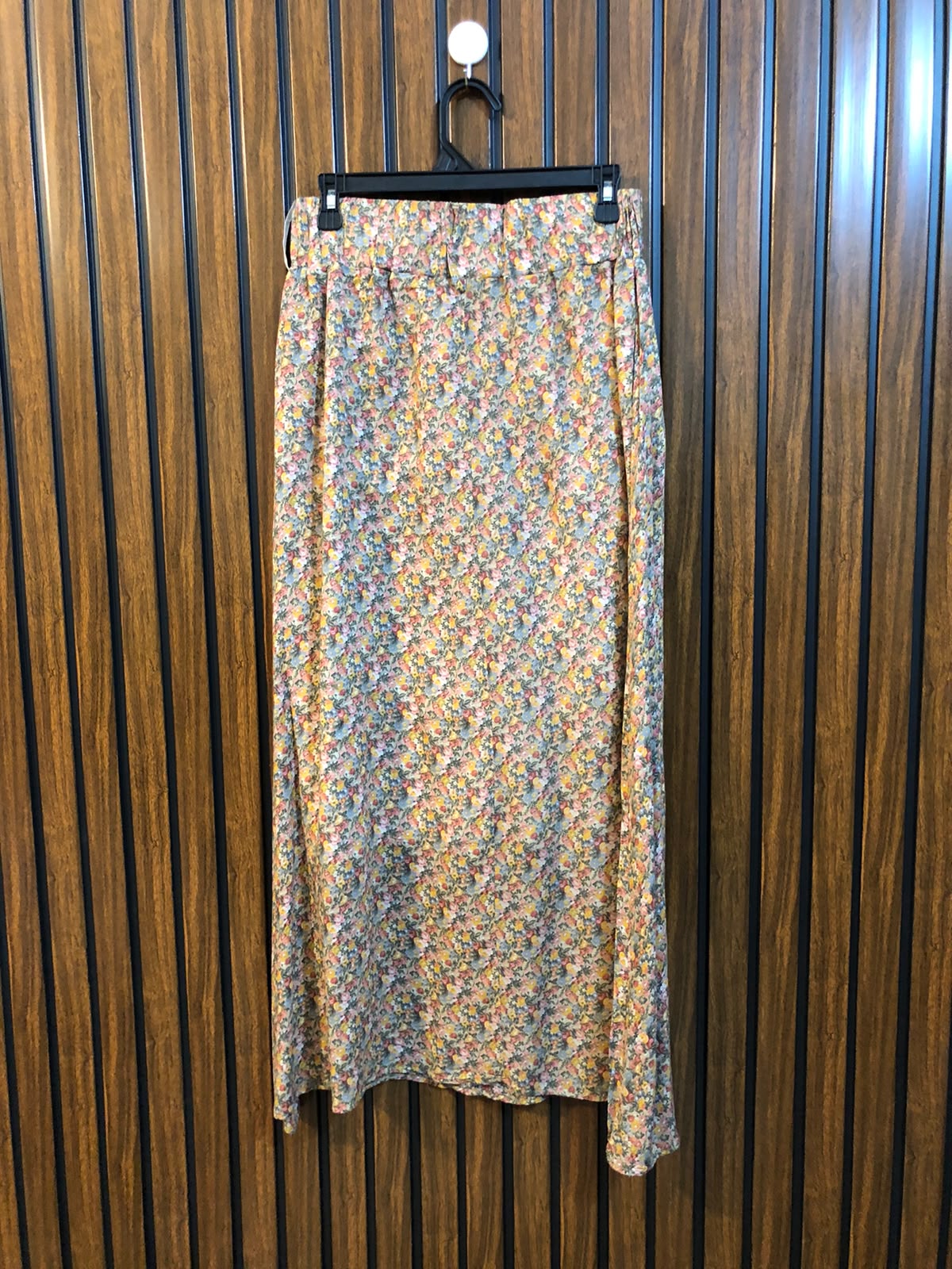 Waist 32  Length 35  Fabric Linen Women's Skirt Online