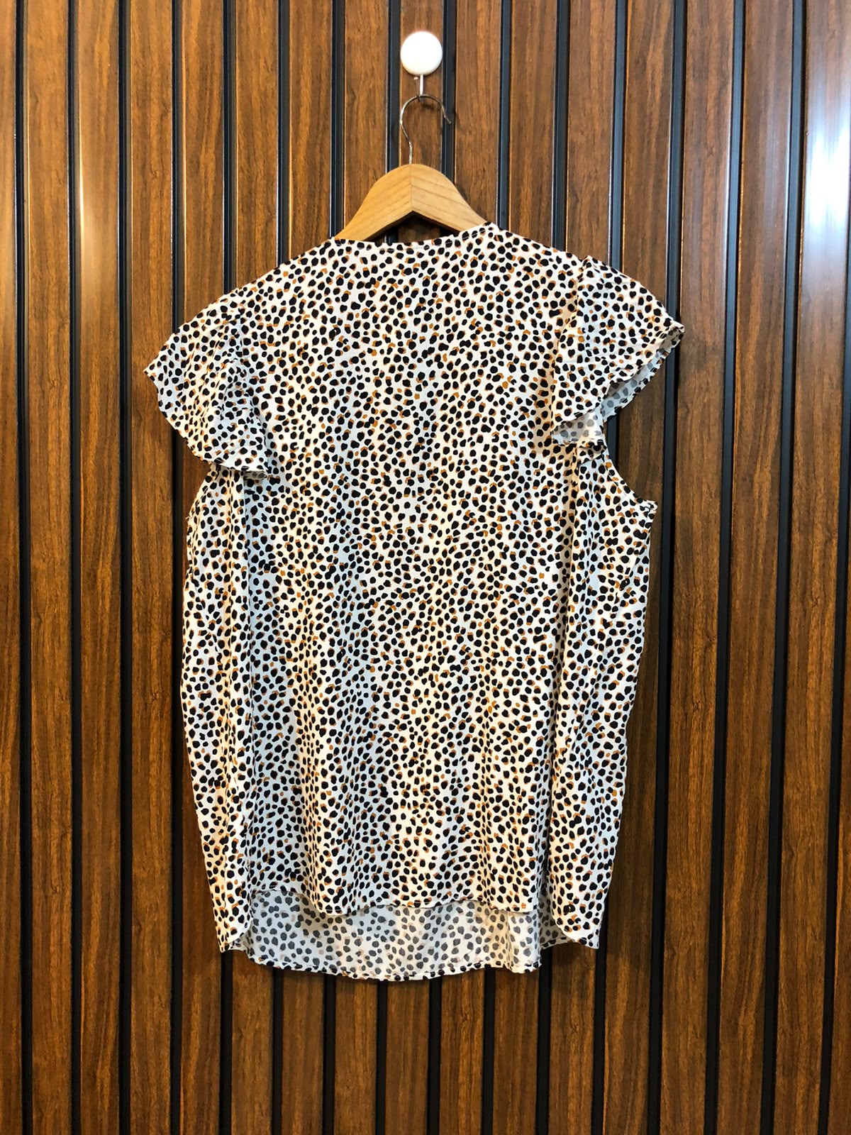 Chest 21  Length 24  Fabric Linen Women's Branded Fashion Top