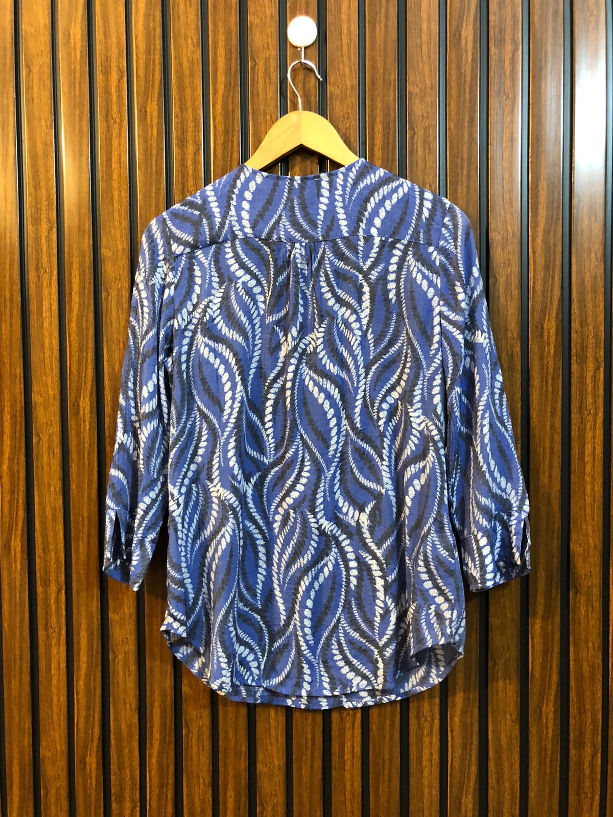 Chest 19  Length 24 To 26  Fabric Cotton Silk Branded Women's Casual Top