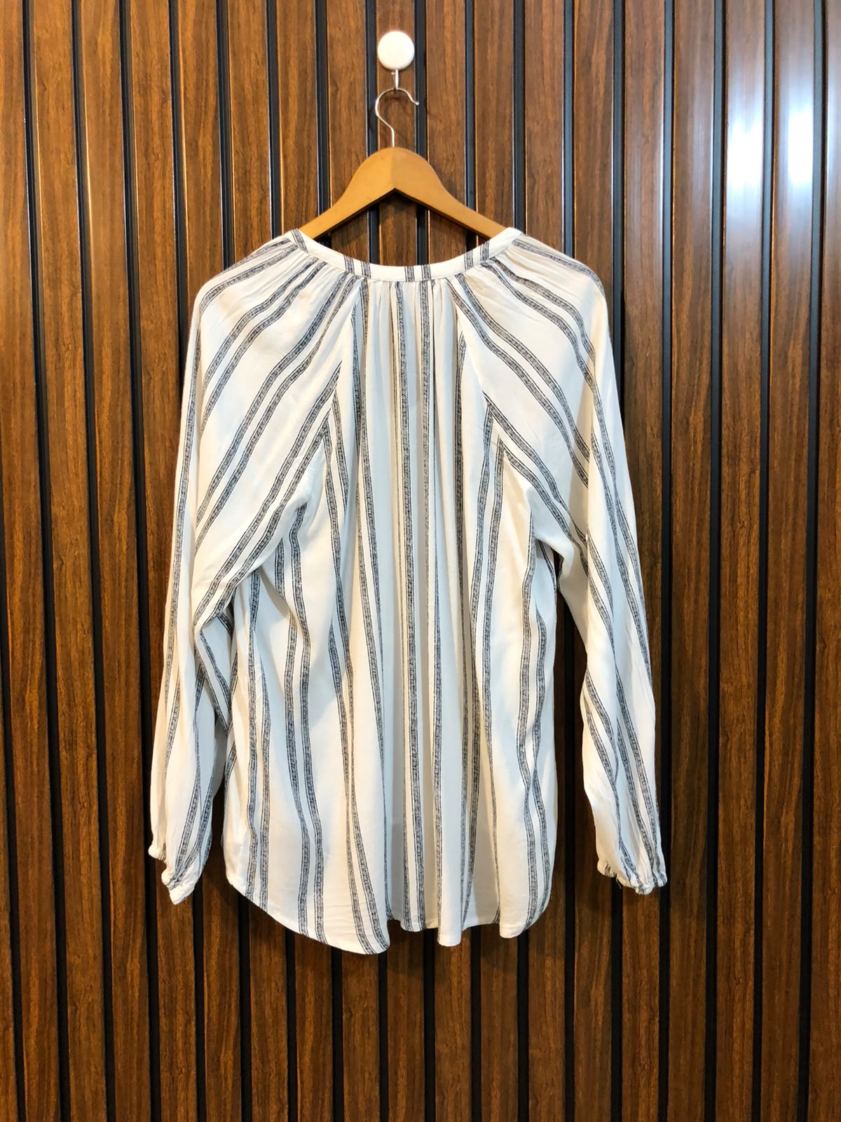 Chest 21  Length 24 To 27  Fabric Cotton Western Wear Women's Top
