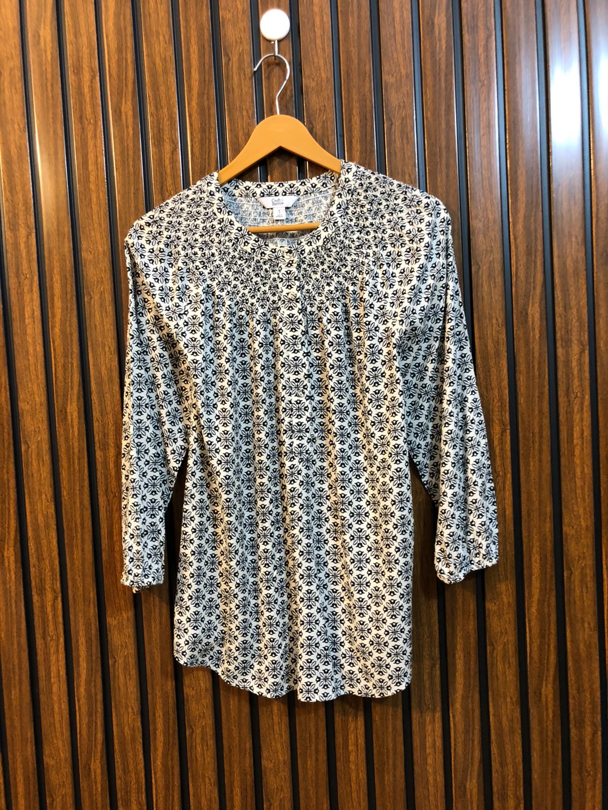 Chest 19  Length 24  Fabric Linen Branded Women's Everyday Wear