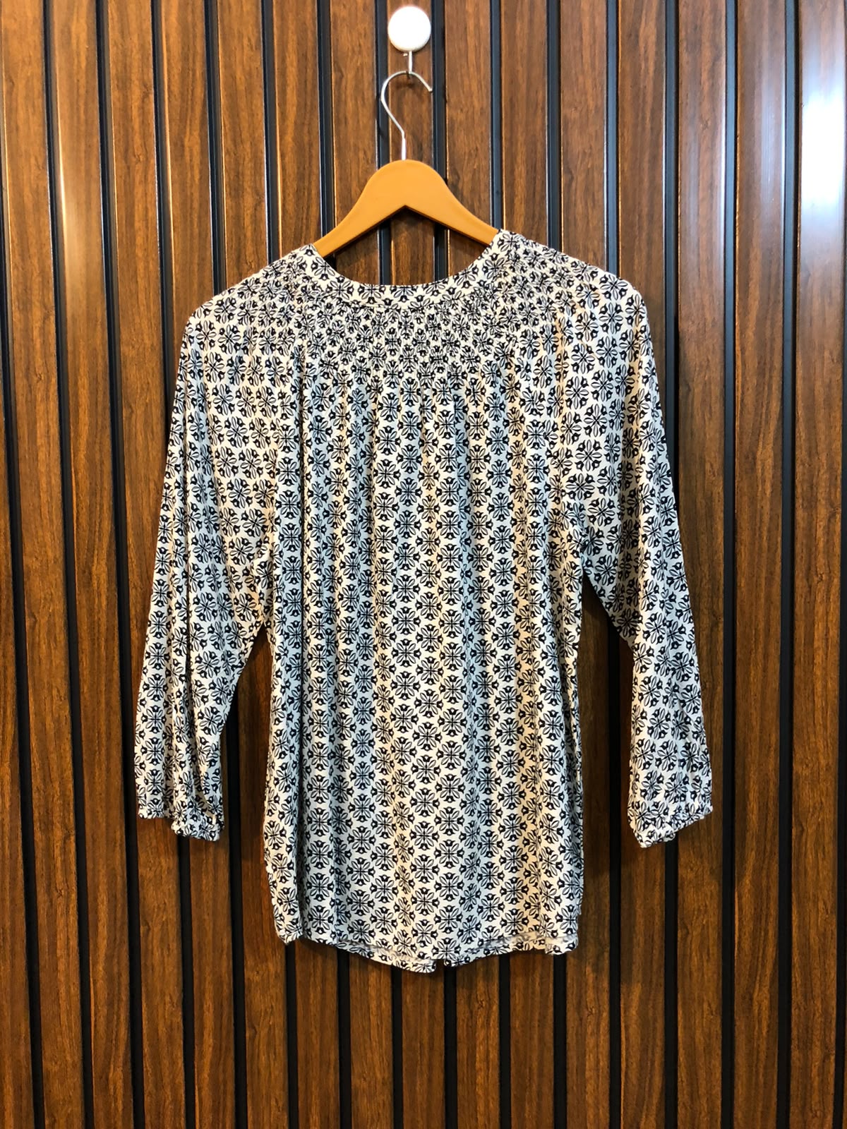 Chest 19  Length 24  Fabric Linen Branded Women's Everyday Wear