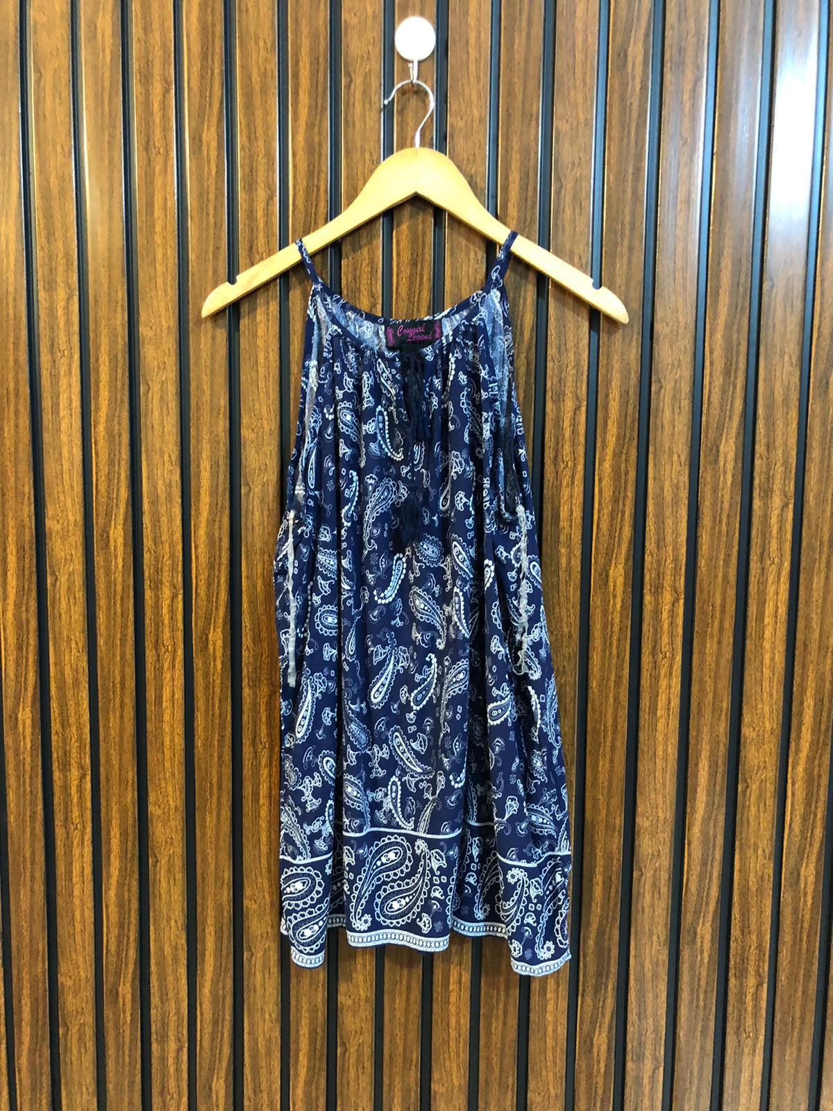 Chest 21  Lenght 27  Fabric linen Classic Western Sleeve Top