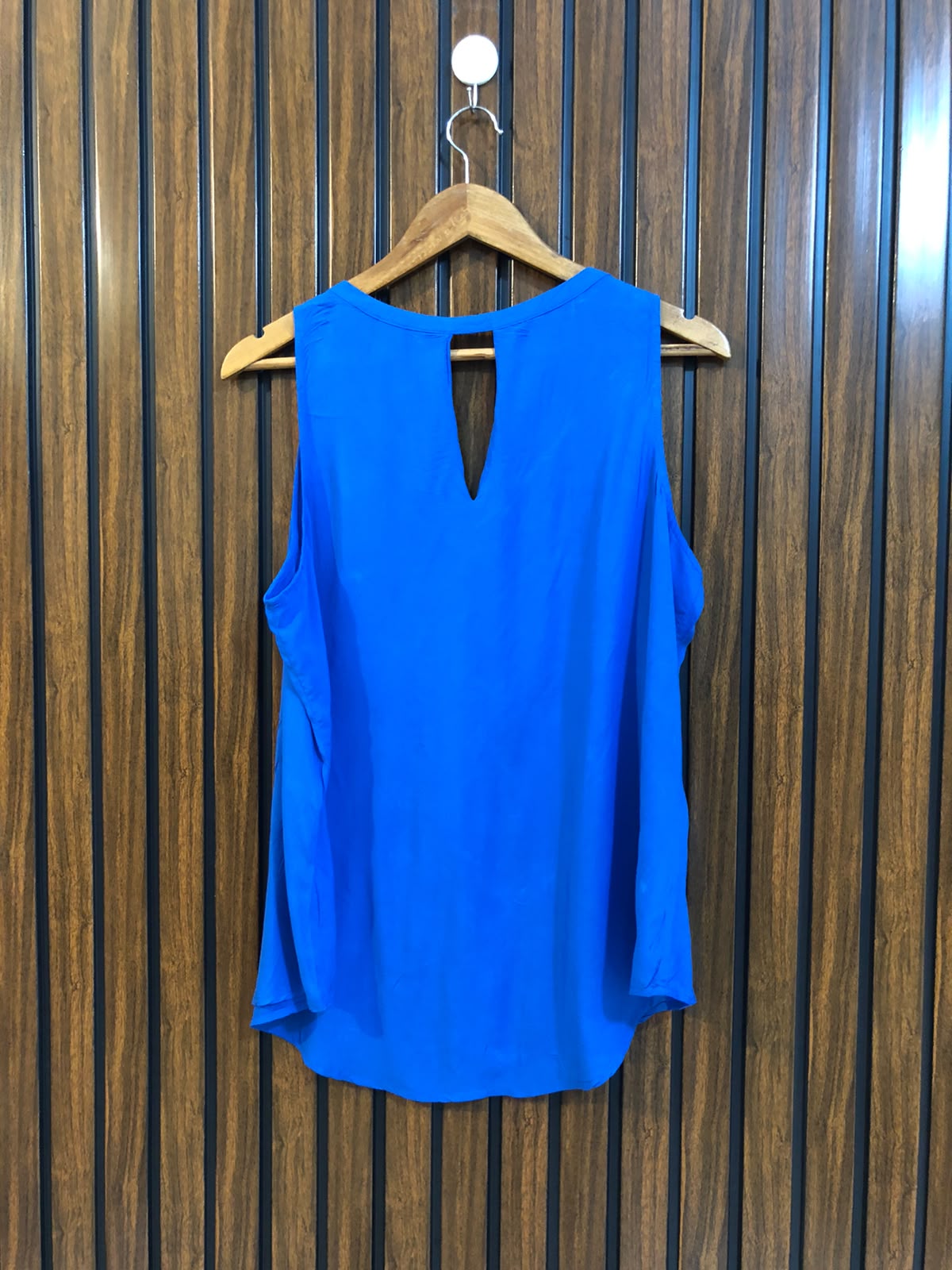 Chest 20  Lenght 25 to 27  Fabric linen Ladies Branded Sleeve Top