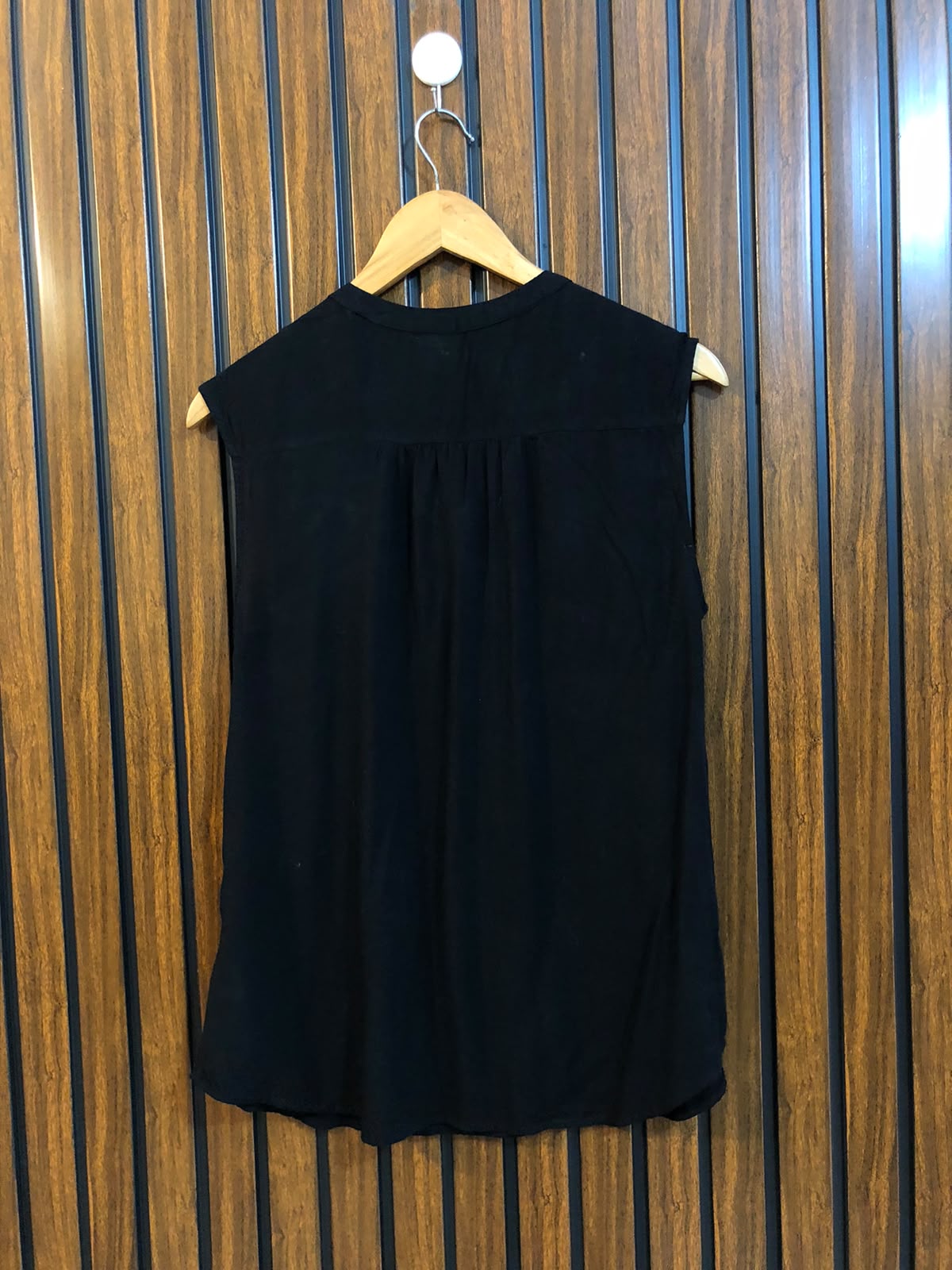 Chest 19  Lenght 24  Fabric Linen Exclusive Western Sleeve Top