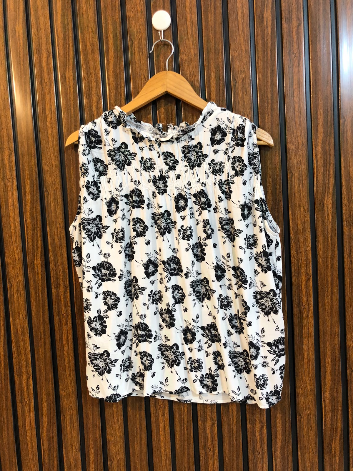 Chest 23  Lenght 23  Fabric Linen Premium Ladies Western Top