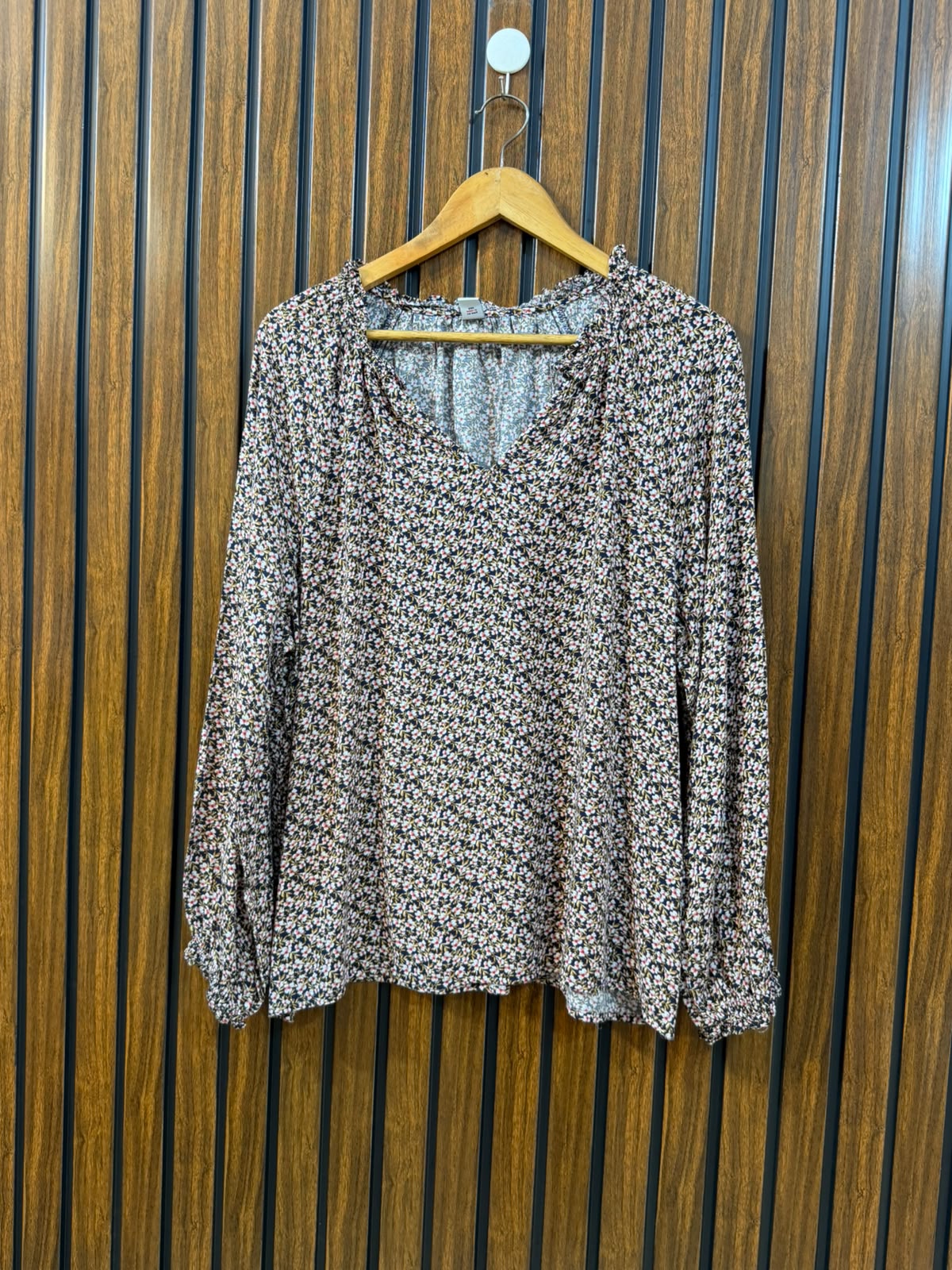 Chest 21  Length 25  Fabric Linen Western Women's Full Sleeve Top