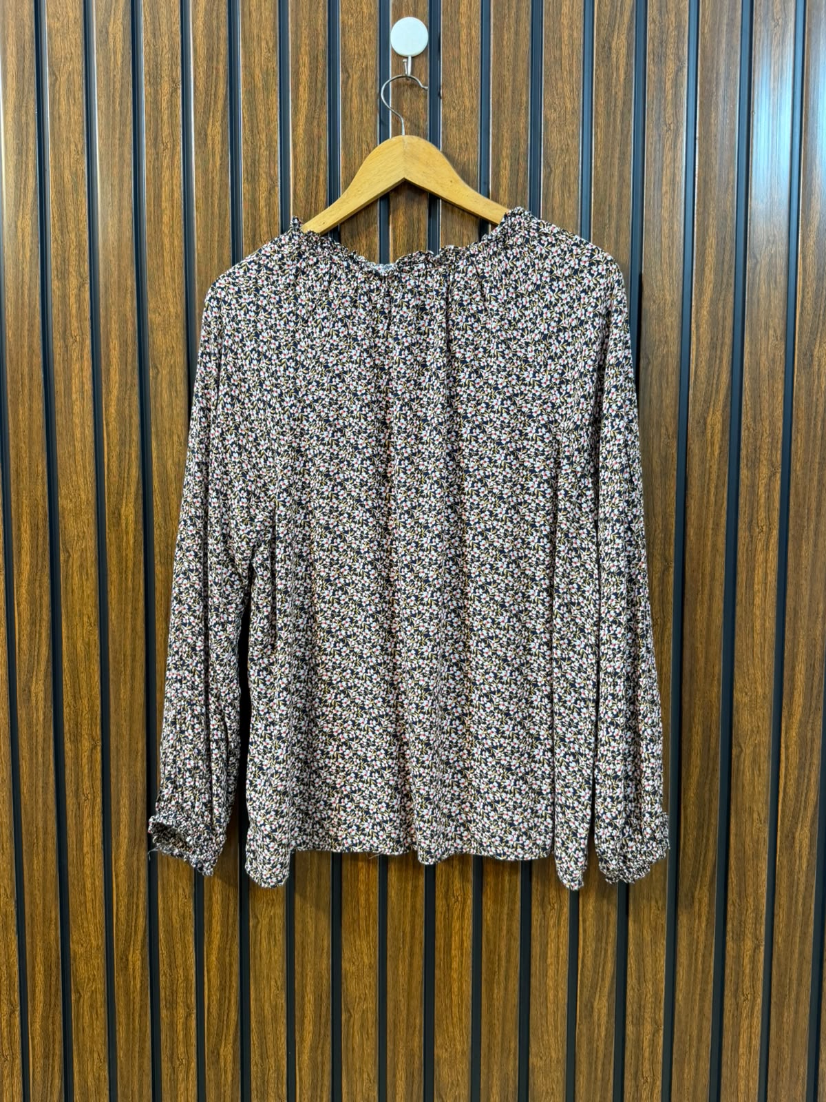 Chest 21  Length 25  Fabric Linen Western Women's Full Sleeve Top