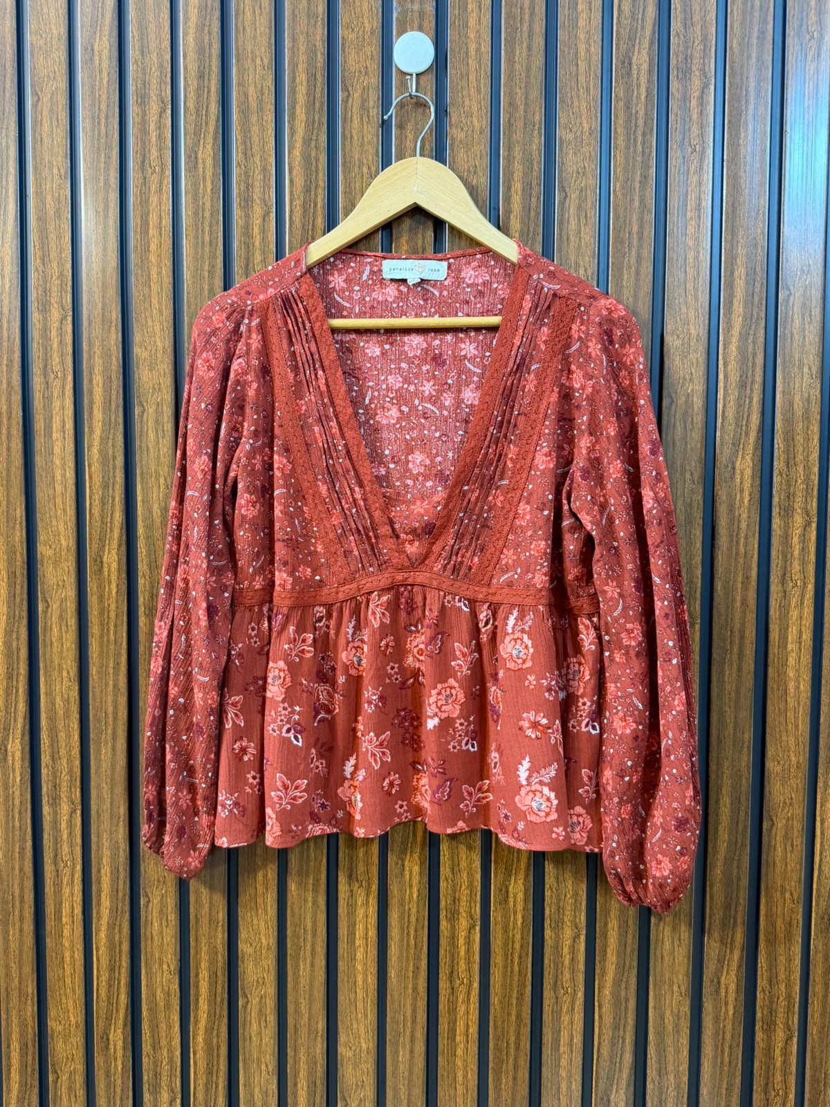 Chest 19  Length 26 To 27  Fabric Rayon Women's Summer Wear Full Sleeve Top