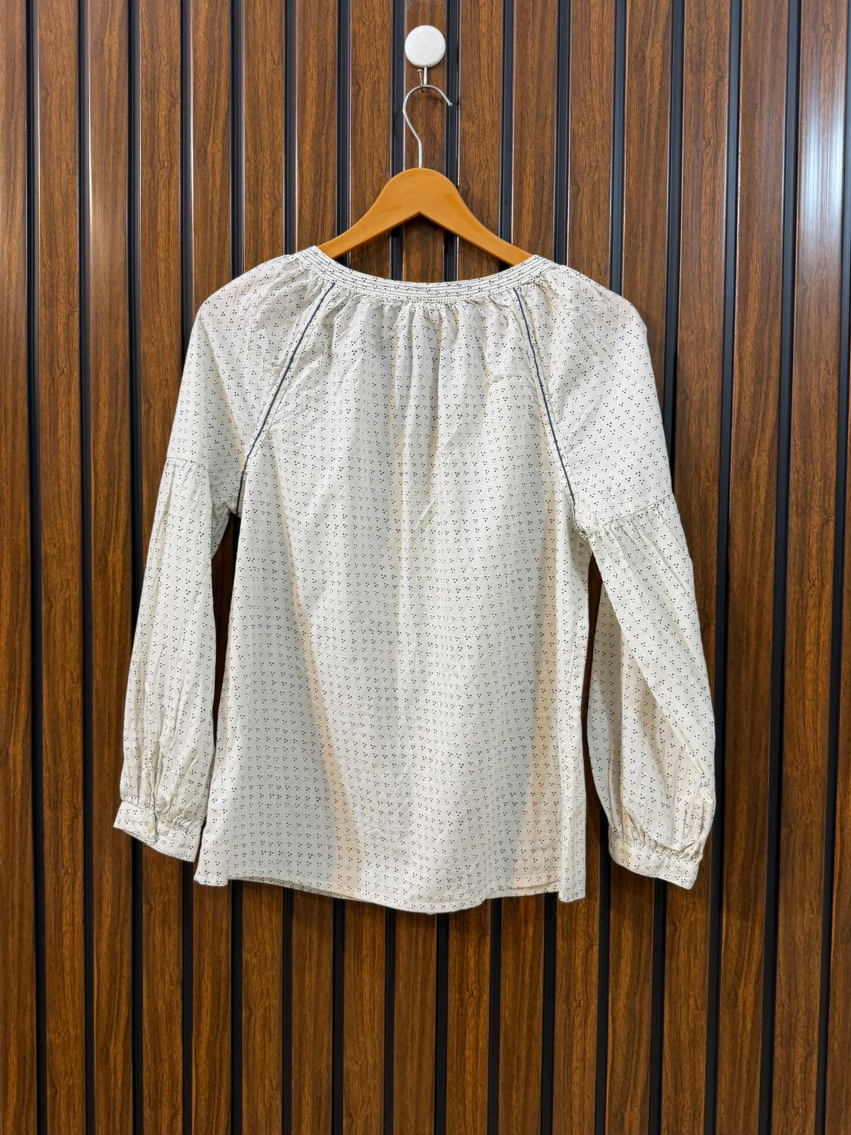 Chest 17  Length 21  Fabric Cotton Branded Ladies Summer Full Sleeve Top