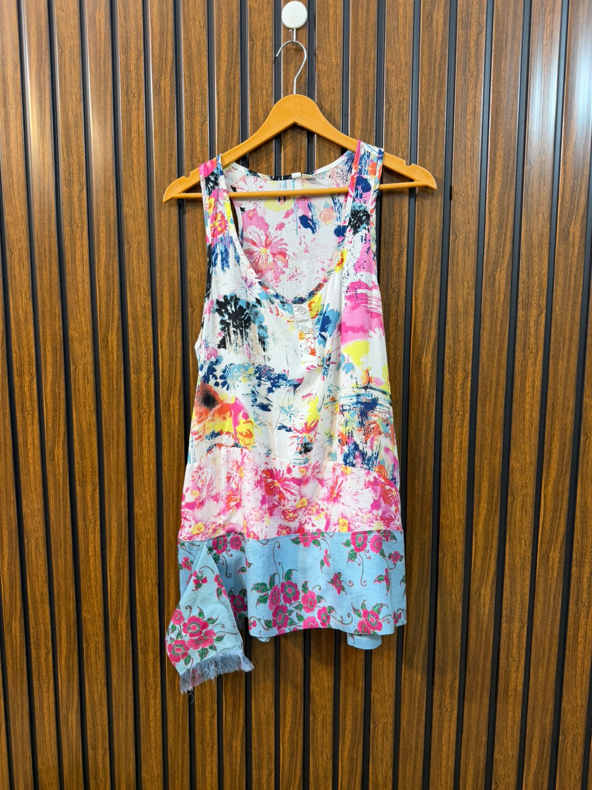 Chest 20  Length 30  Fabric Linen Western Branded Women's Summer Sleeveless Top