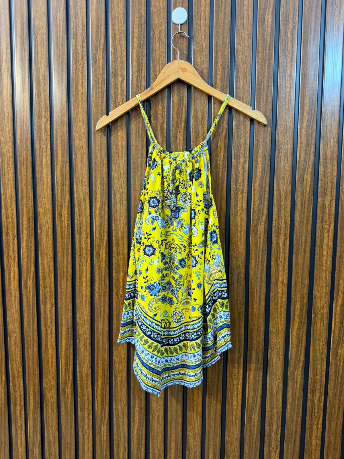 Chest 20  Length 23  Fabric Linenc Branded Women's Casual Sleeveless Top