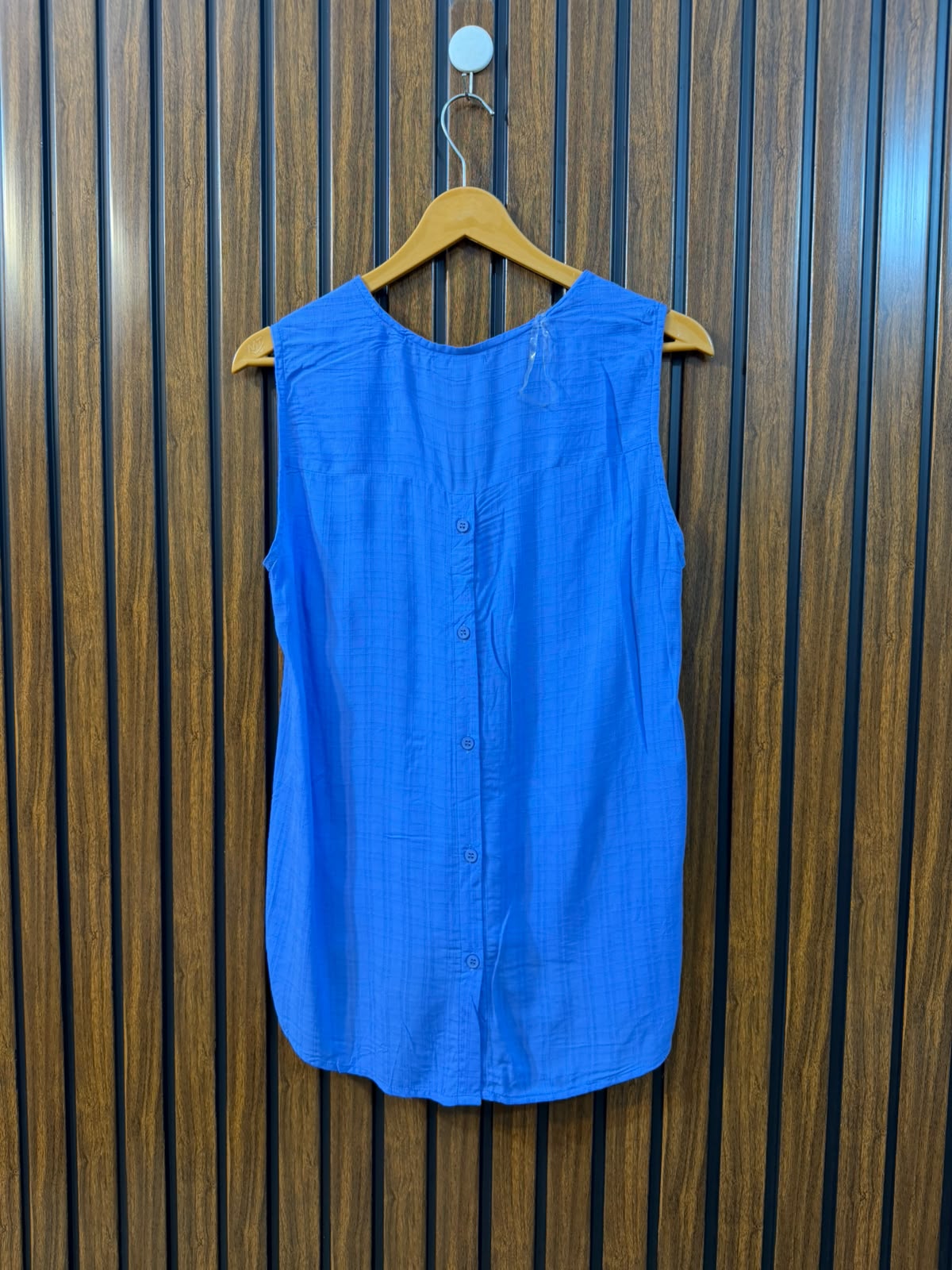 Chest 20  Length 23 To 25  Fabric Cotton Silk Branded Sleeveless Top for Women