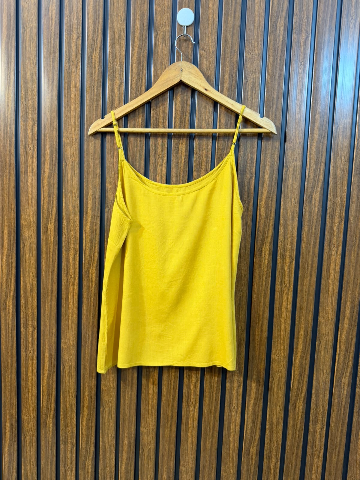 Chest 18  Length 22  Fabric Linen Branded Women's Daily Wear Top