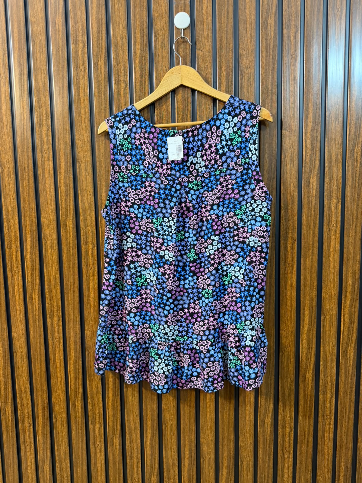 Chest 21  Length 23 To 26  Fabric Linen Branded Women's Everyday Top