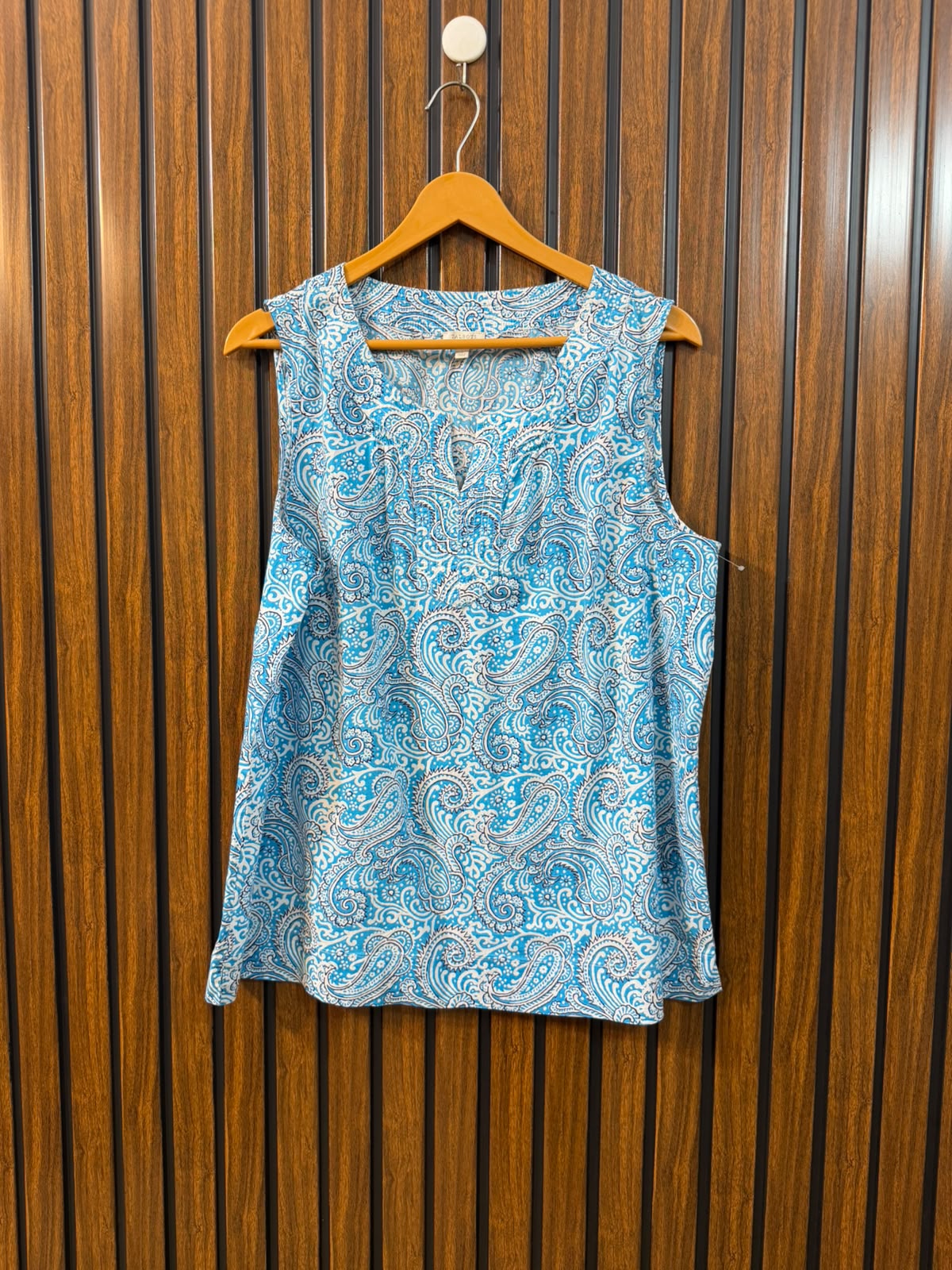 Chest 21  Length 24.5  Fabric Cotton Silk Women's Casual Fashion Top