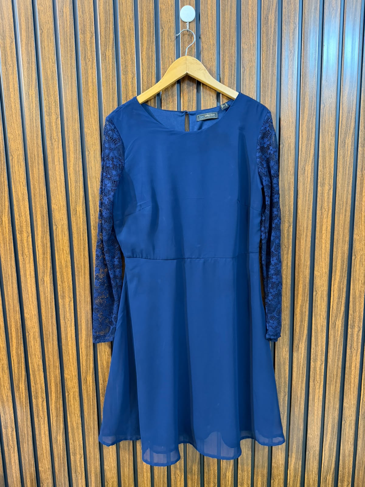 Chest 18  Length 38  Fabric Chiffon Women's Elegant Long Top