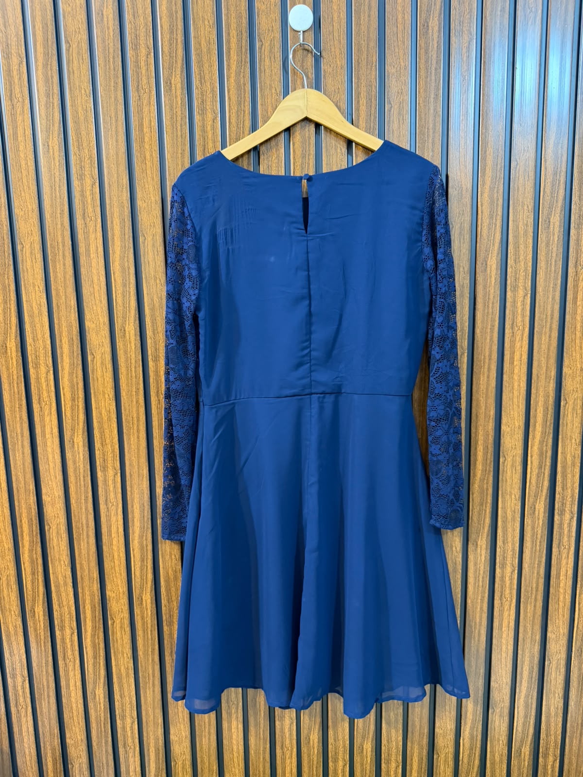 Chest 18  Length 38  Fabric Chiffon Women's Elegant Long Top